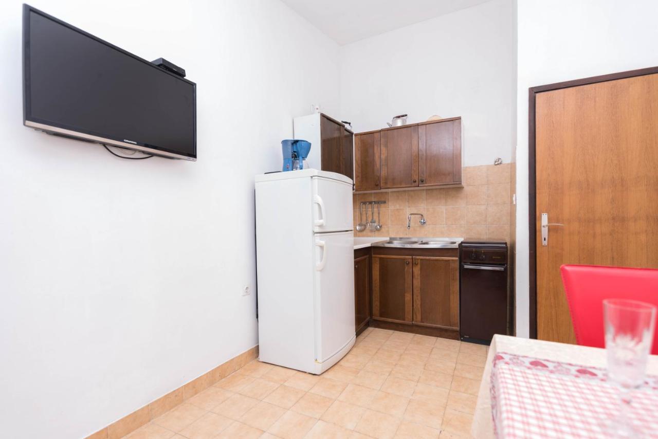 Apartments Salis Pag Town Exterior photo